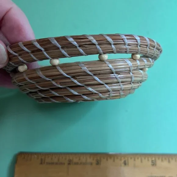 Pine Needle Round basket bowl - American Indian Made - Picture 5 of 5